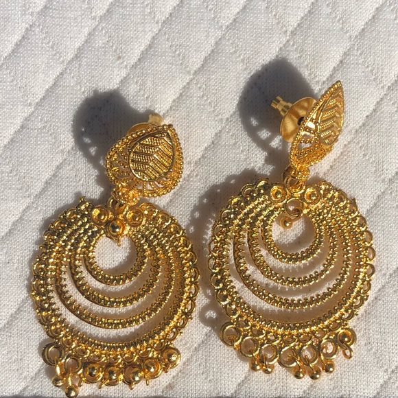 Beautiful timeless classic earrings 💛 - Picture 1 of 10